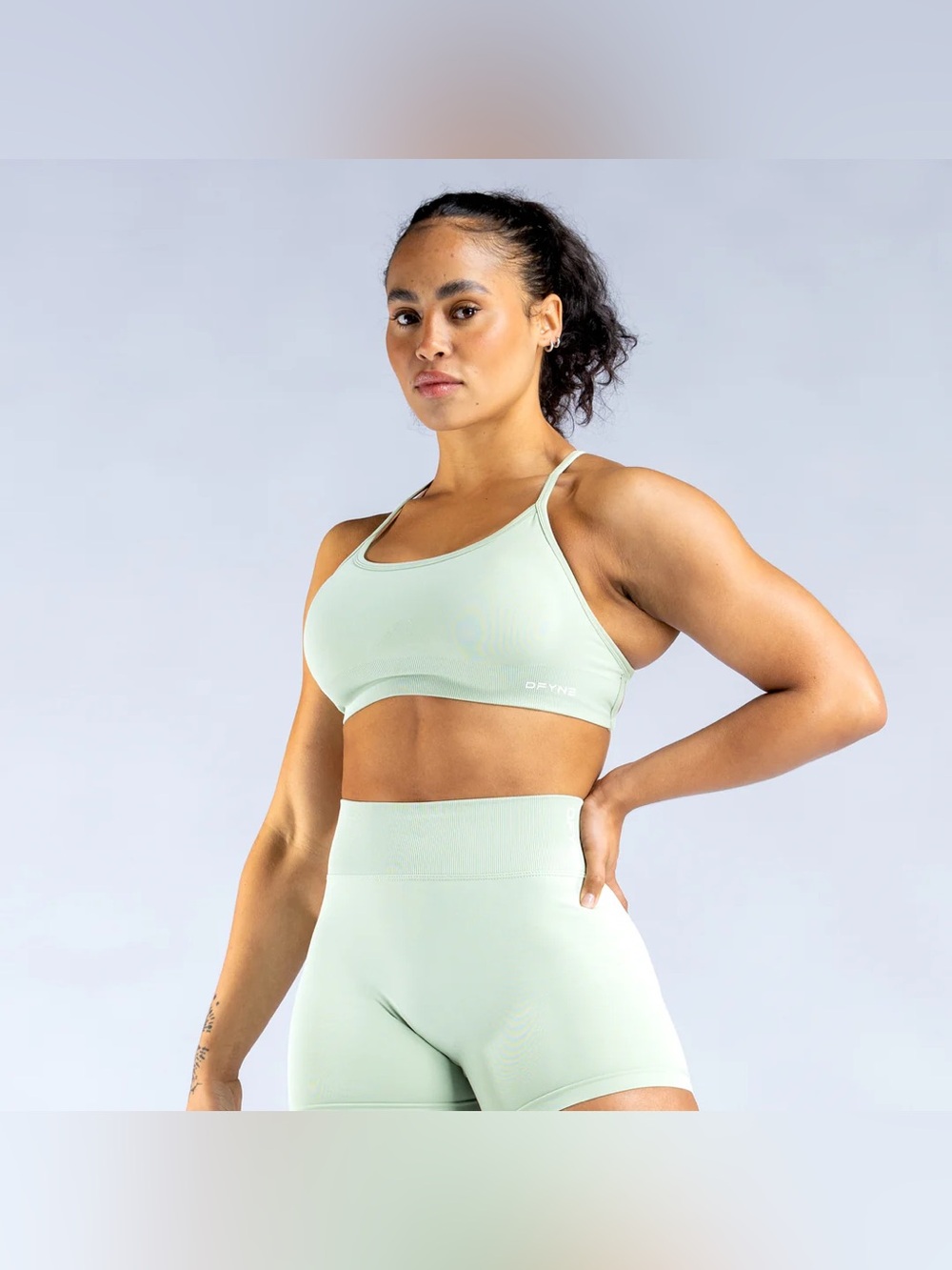 Dfyne Dynamic Sports Bra & Shorts Set Fresh Green Size Small